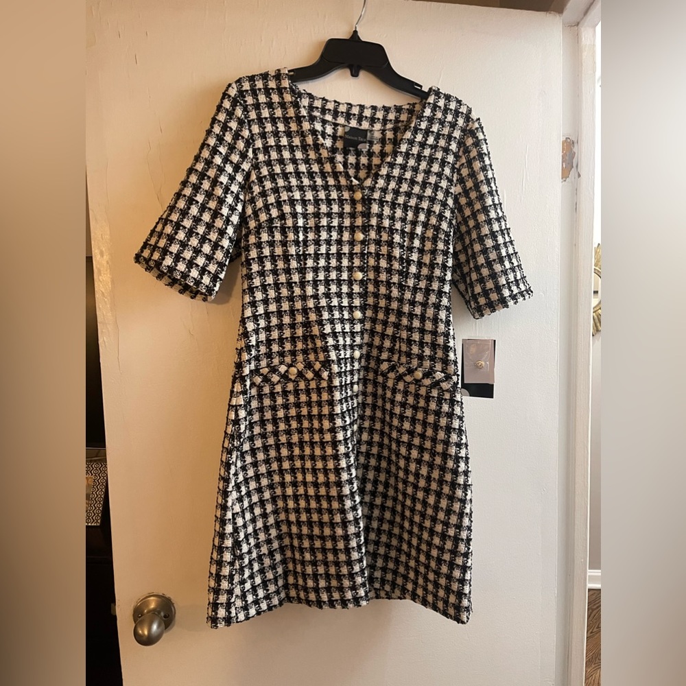 Brand new w/ tags on, never worn! Black & white Maison Tara dress size 6